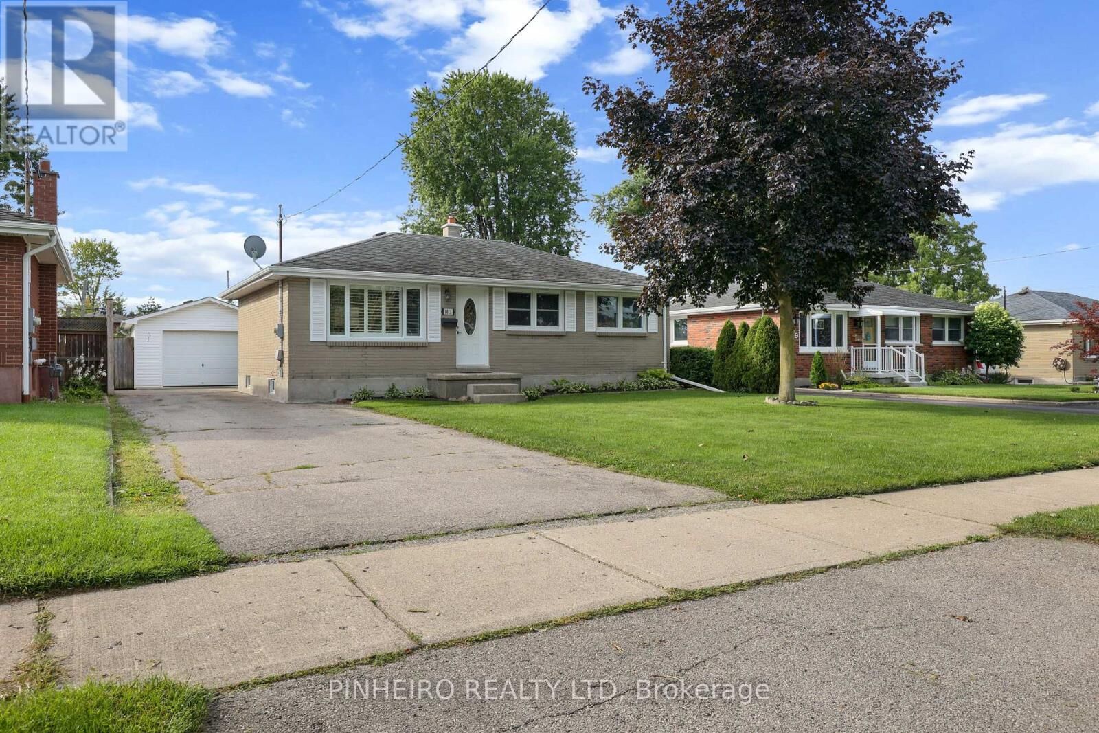 Property Photo: 1811 Whitehall Drive ON N5W 1Z2