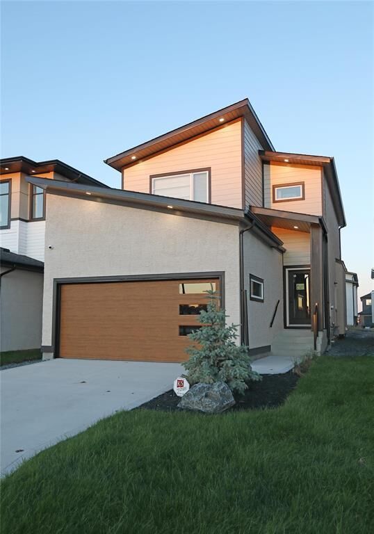 Property Photo: 22 Ken Butchart Crescent MB R3W 0R9