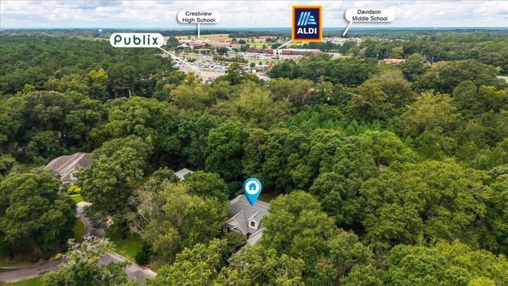 Property Photo: 5808 S Mosley Lane FL 32539