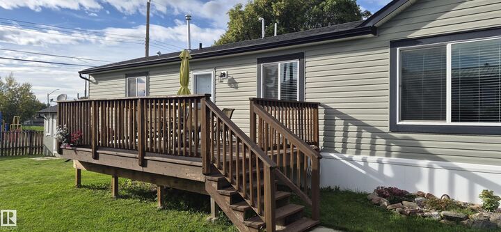 Property Photo:  10920 100 Avenue  AB T7P 1N1 