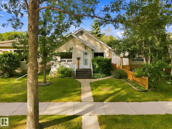 Property Photo:  11424 67 Street NW  AB T5B 1L4 