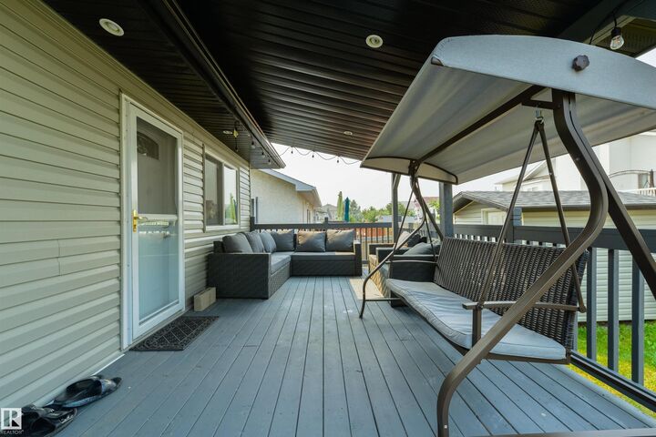 Property Photo:  417 Hollick-Kenyon Road NW  AB T5Y 2T9 