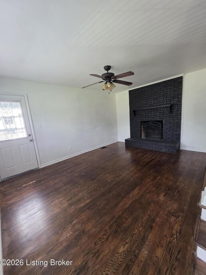 Property Photo: 9422 Hudson Ln KY 40291