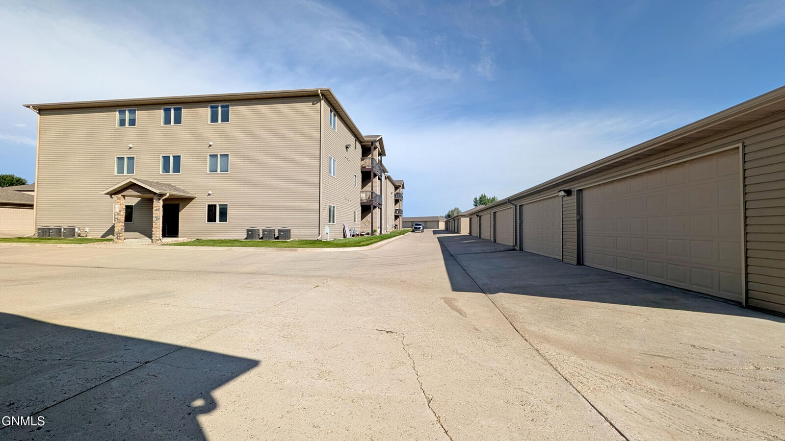 Property Photo:  1401 Sharloh Loop 12  ND 58501 