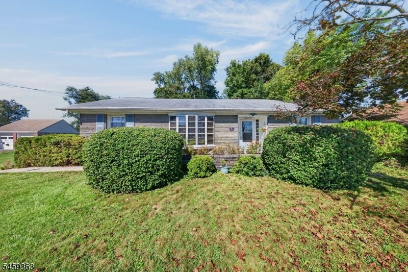 Property Photo: 5 Lydecker Pl NJ 08846