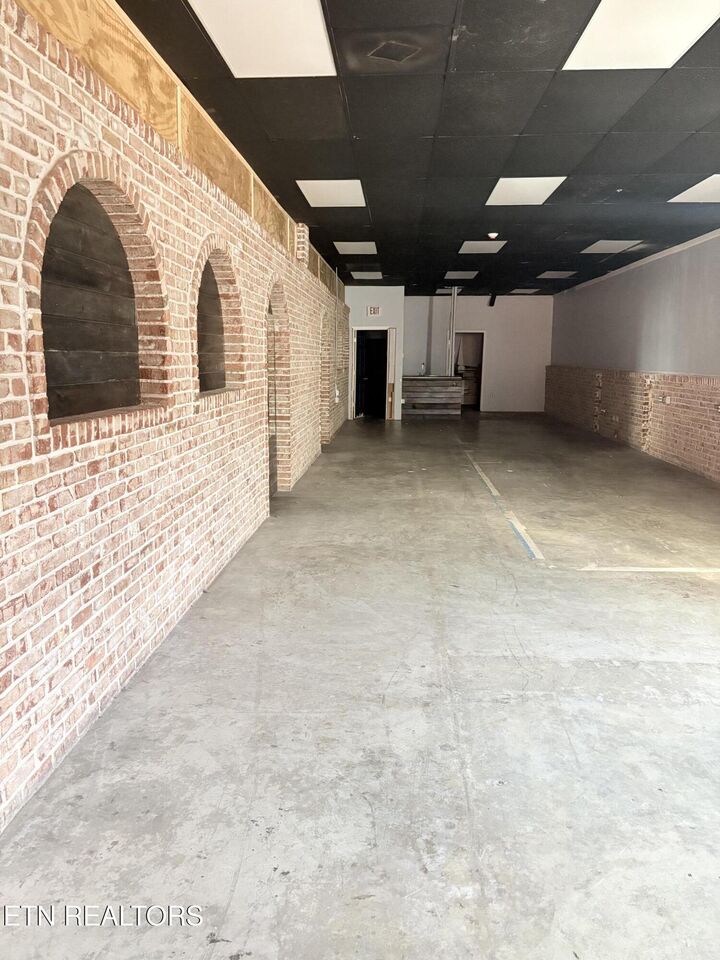 Property Photo: 215 W Rockwood St TN 37854