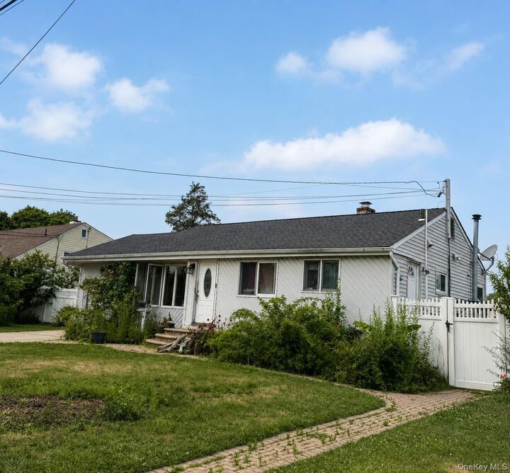Property Photo: 11 Franklin Street NY 11717