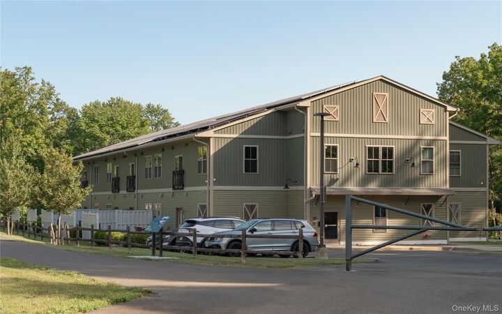 Property Photo:  128 Vineyard Avenue 108  NY 12528 