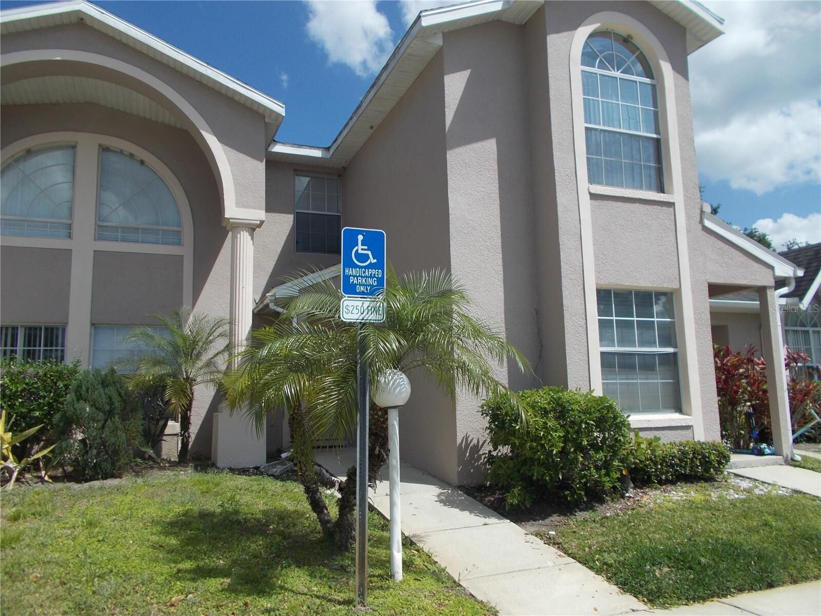 Property Photo:  1661 Windsor Oak Court  FL 34744 