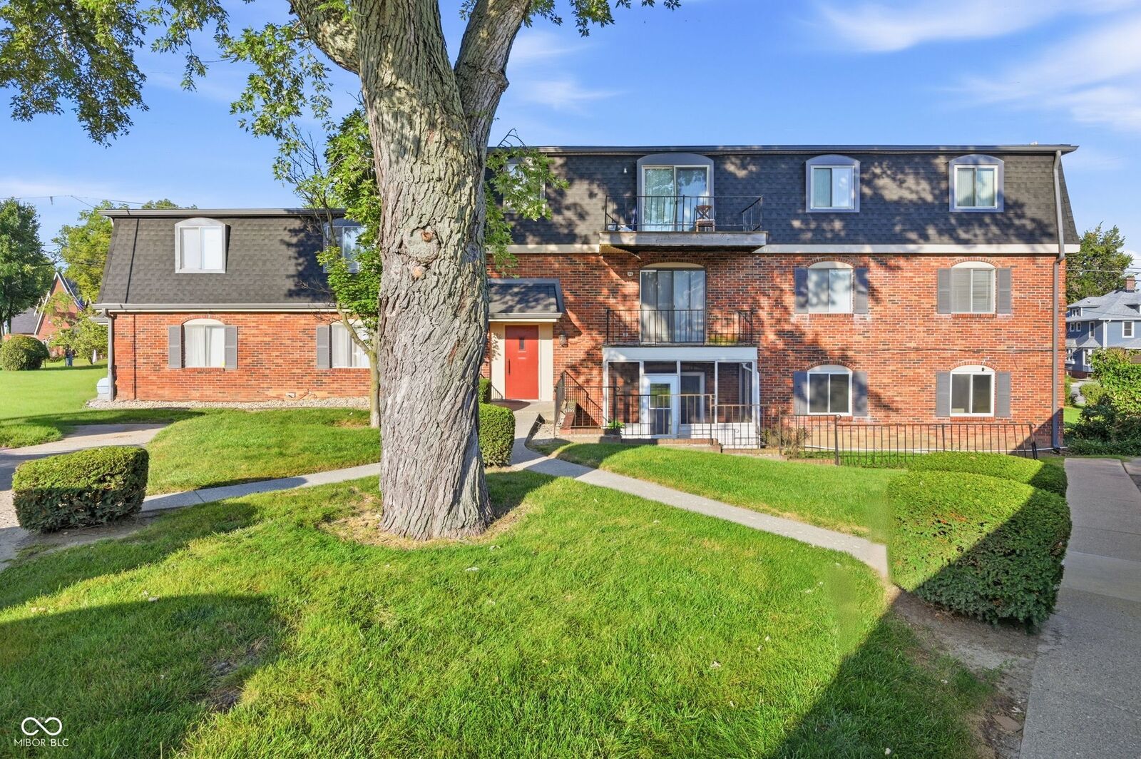 Property Photo:  320 Elmead Court 2001  IN 46142 