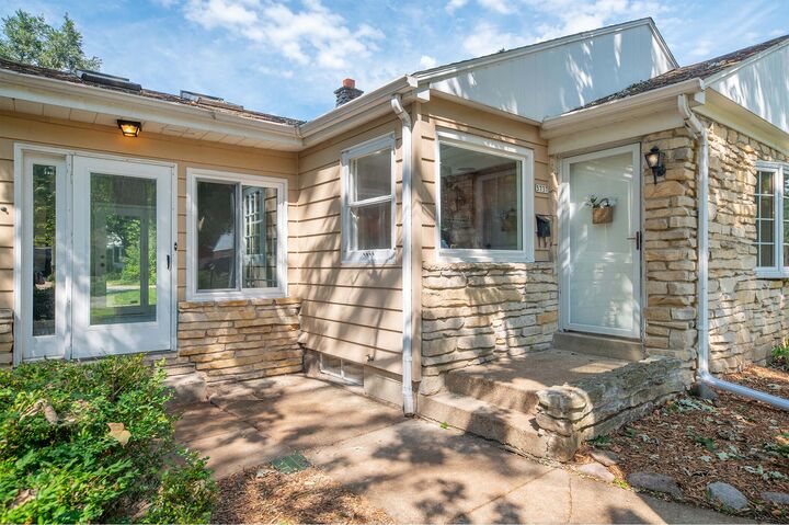 Property Photo: 5737 N Sievers Pl WI 53209
