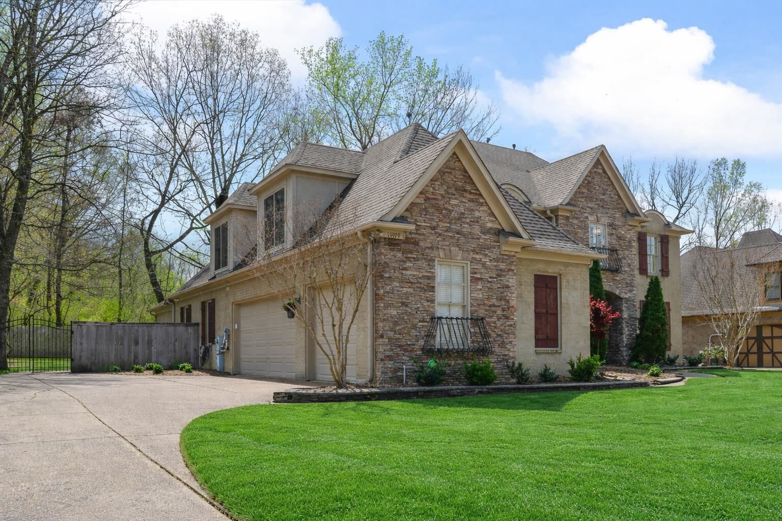 Property Photo:  11979 Henning Oaks Ln  TN 38002 