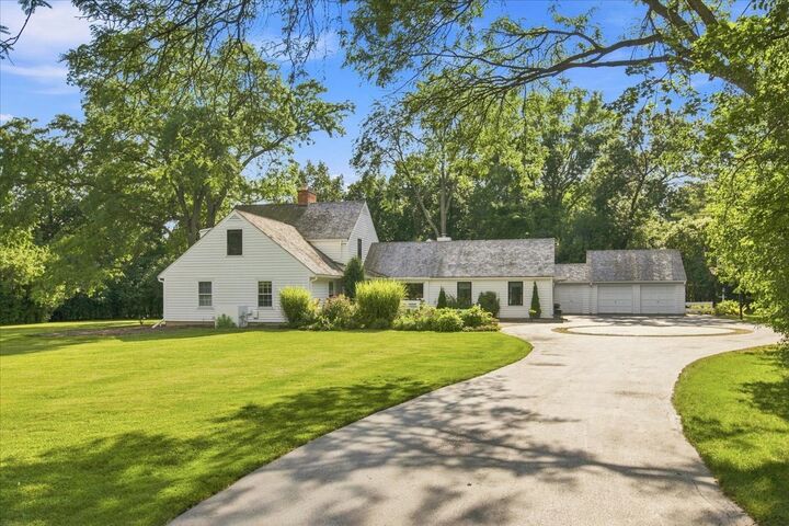 Property Photo:  1810 South Lane  IL 60062 