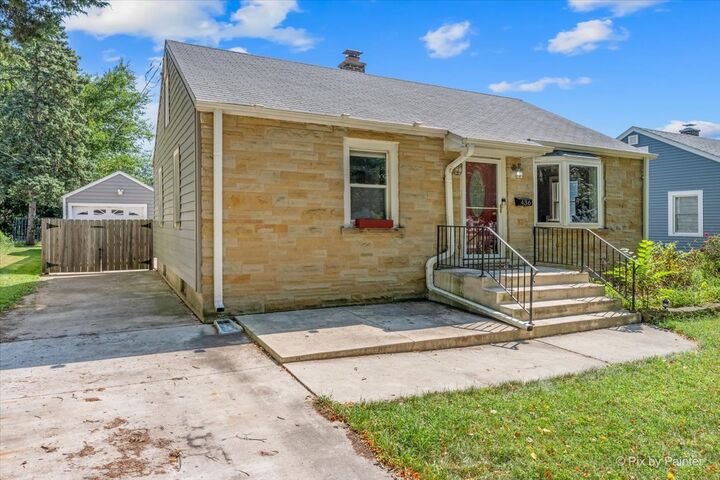 Property Photo:  436 Le Grande Boulevard  IL 60506 