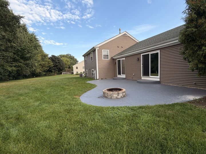 Property Photo:  700 Woodbine Lane  IL 60152 