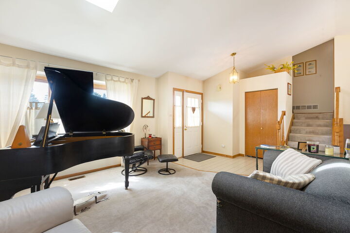 Property Photo:  176 Denberry Court  IL 60047 