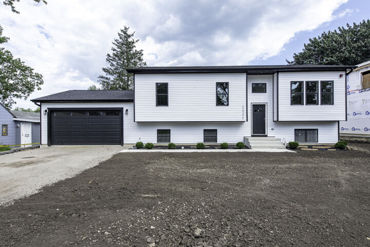 Property Photo:  1521 Kenmore Avenue  IL 60073 