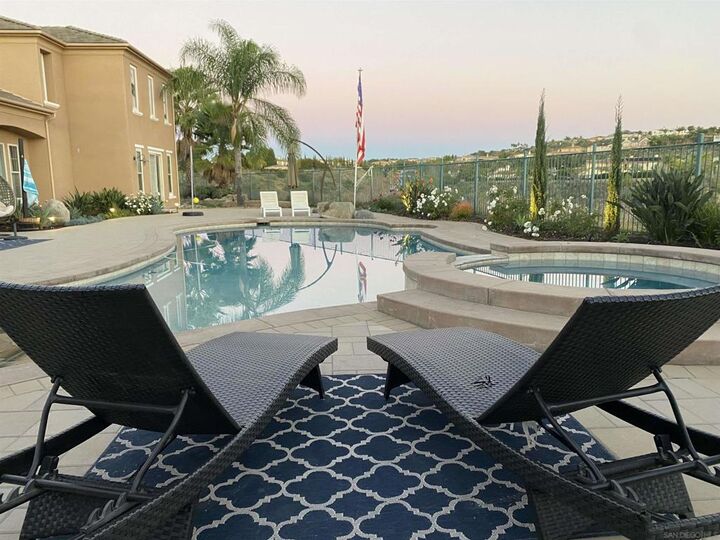 Property Photo:  