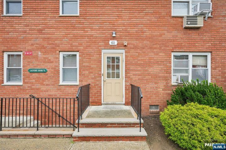 Property Photo:  61 Knox Terrace 1A  NJ 07470 