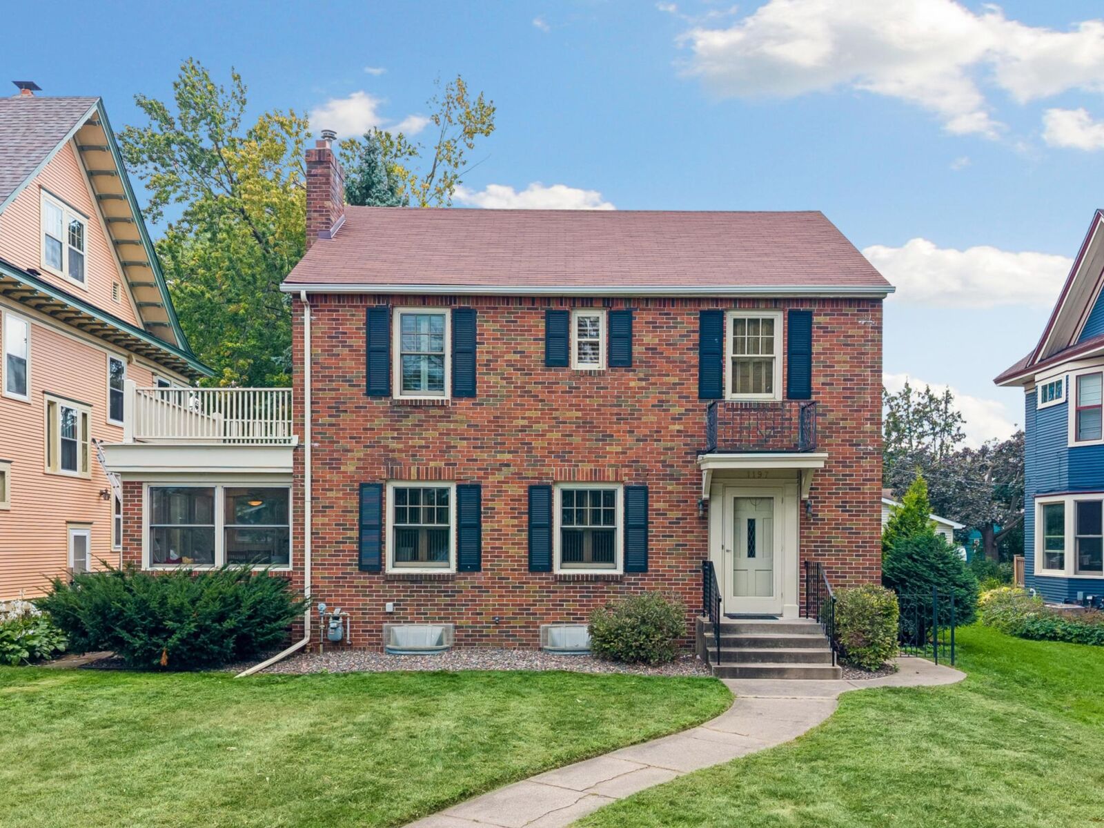 Property Photo:  1197 Como Boulevard W  MN 55103 