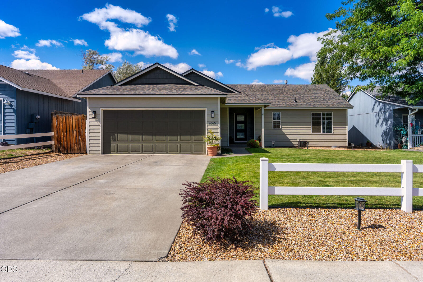 Property Photo:  2065 SW 35th Street  OR 97756 