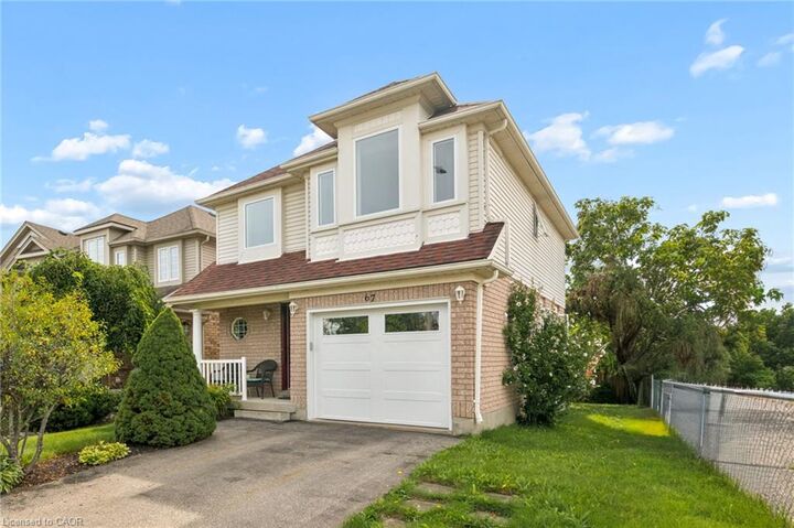 Property Photo:  67 Apple Tree Drive  ON N2A 4C9 
