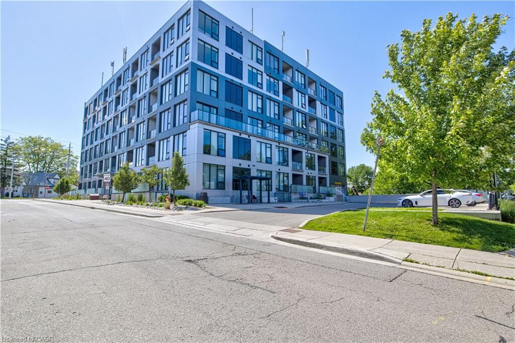 Property Photo:  690 King Street W 118  ON N2G 0B9 