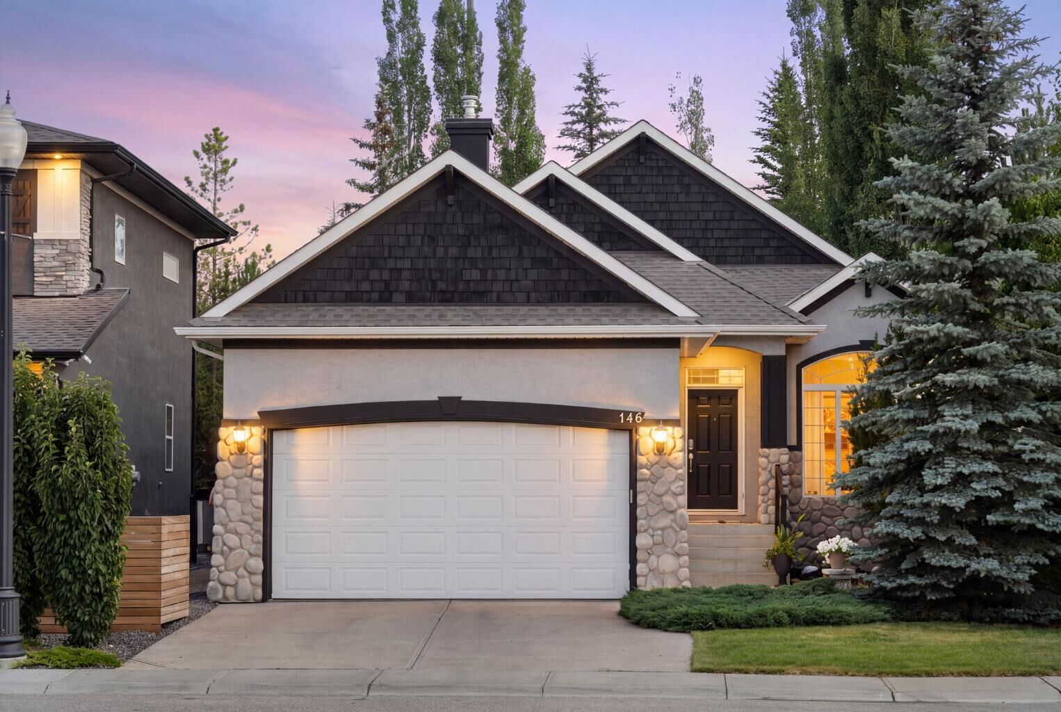 Property Photo:  146 Discovery Ridge Way SW  AB T3H 1A1 