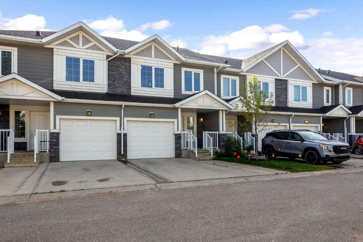 Property Photo: 284 Shalestone Way 35 AB T9K 0V2
