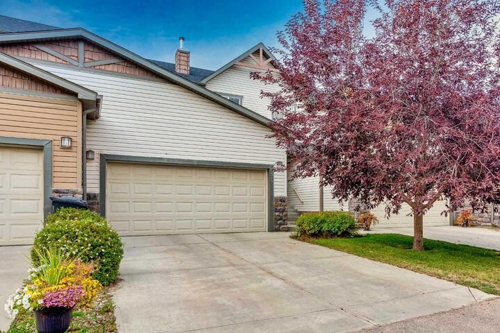 Property Photo:  317 Ranch Ridge Meadow N  AB T1P 0A9 