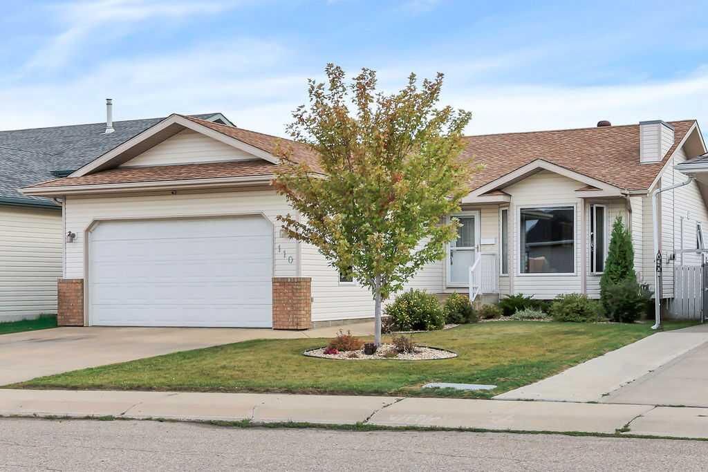 Property Photo:  110 Lord Close  AB T4R 2R9 