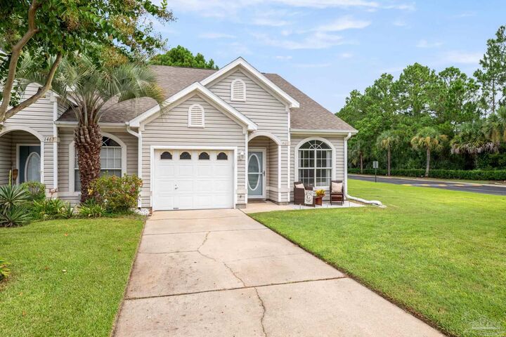 Property Photo:  1469 Tiger Lake Dr  FL 32563 