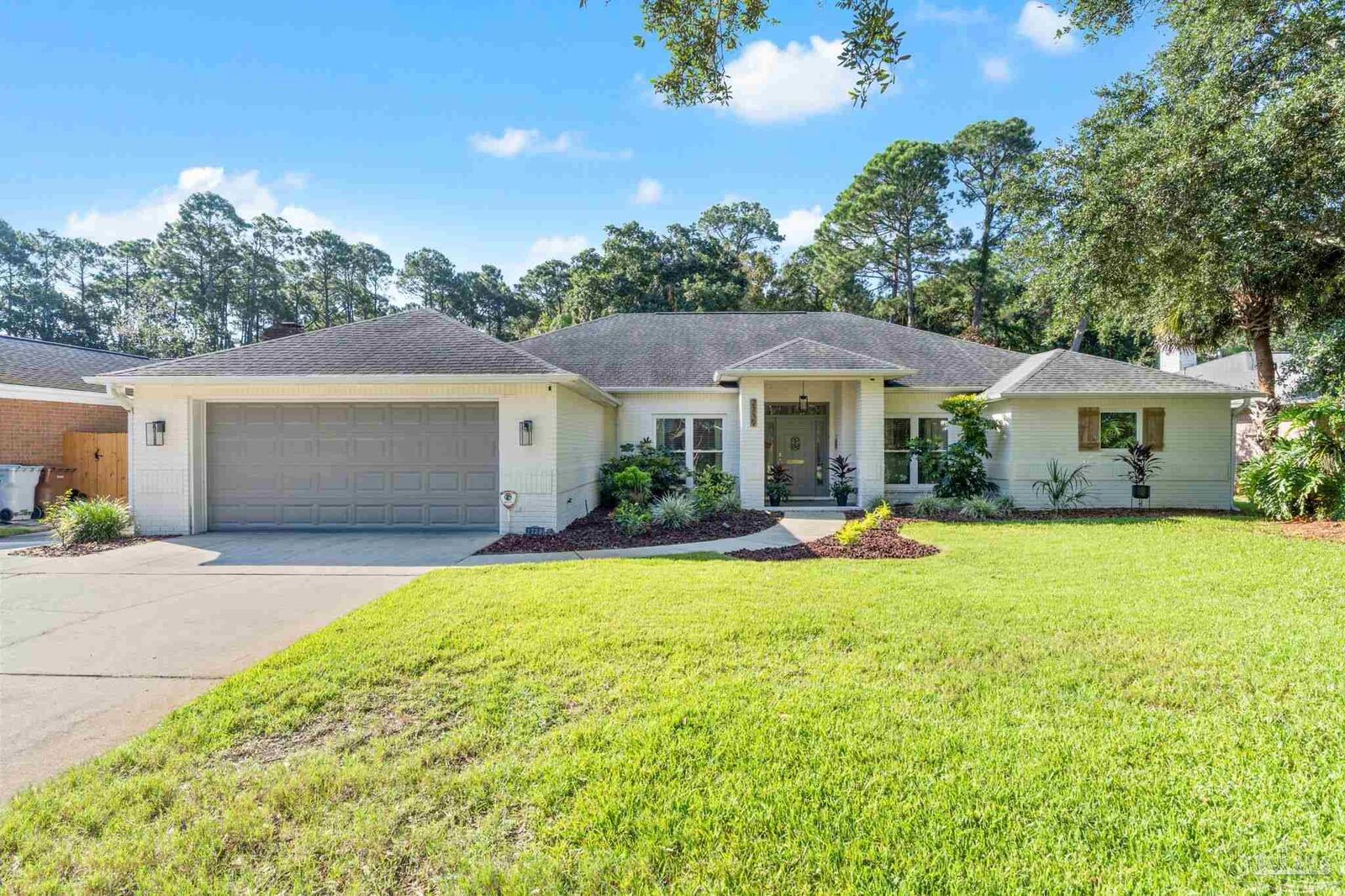 Property Photo: 2739 Sunrunner Ln FL 32563