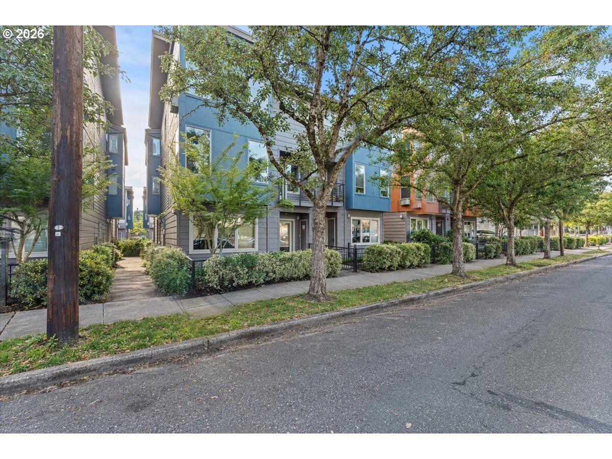 Property Photo:  7534 N Burlington Ave  OR 97203 