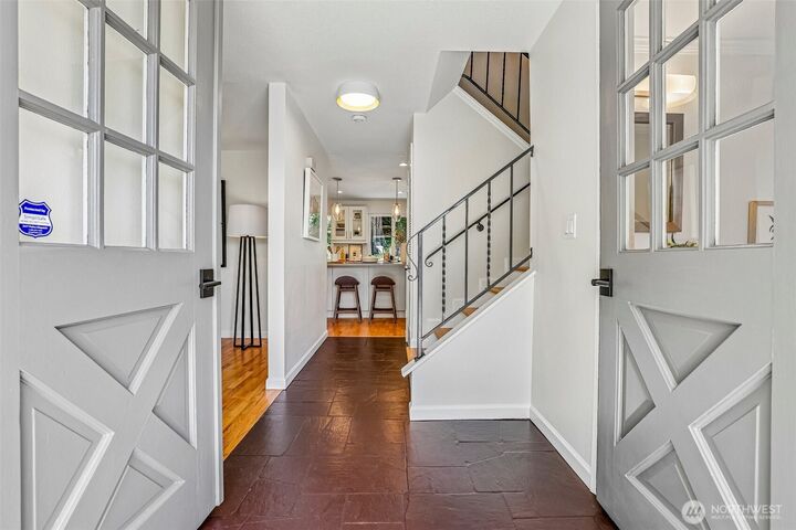 Property Photo: 9116 SE 72nd Place WA 98040