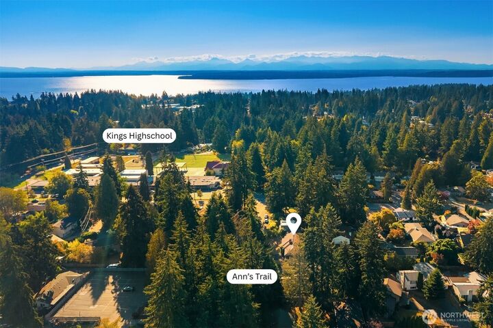 Property Photo:  518 N 198th Street  WA 98133 