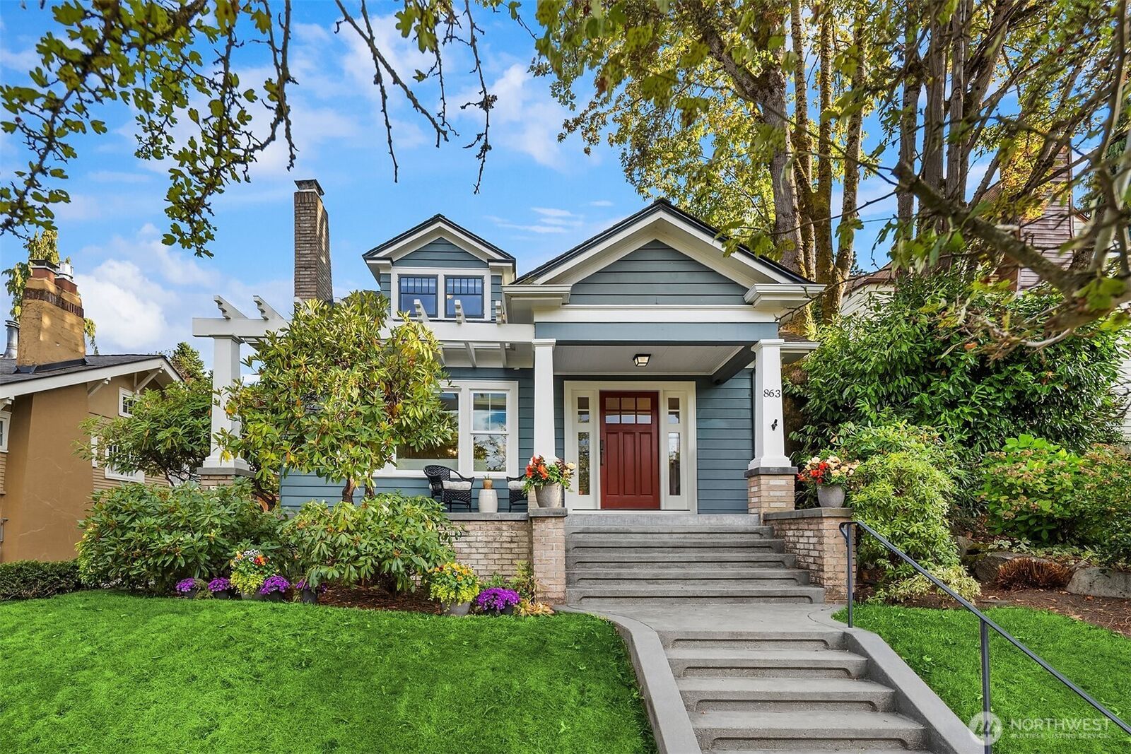 Property Photo:  863 E Gwinn Place  WA 98102 