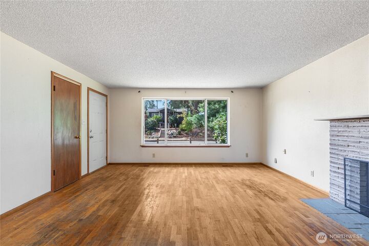 Property Photo: 8400 32nd Avenue SW WA 98126