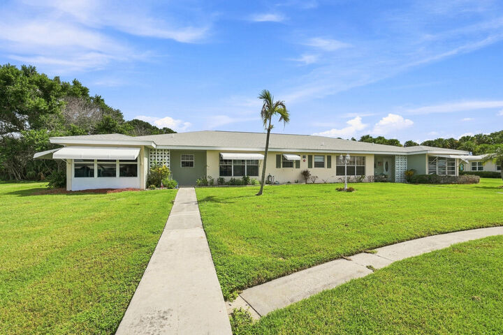 Property Photo:  912 Savannas Point Drive Apt B  FL 34982 