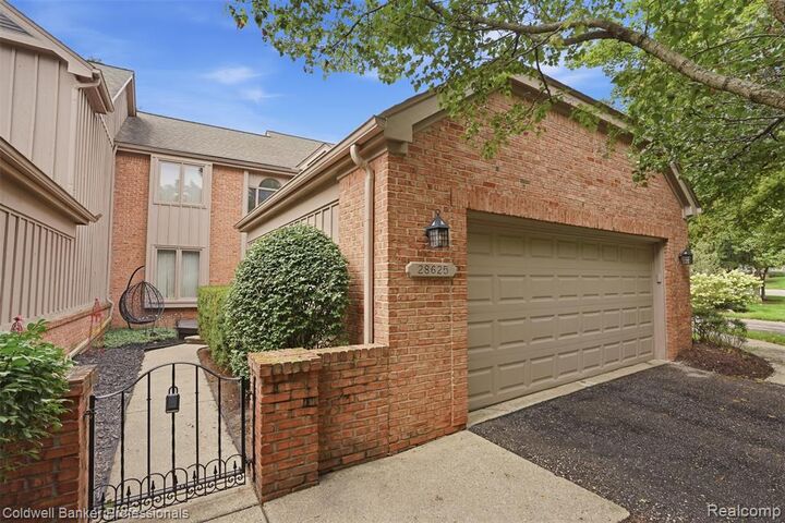 Property Photo: 28625 Auburn Court MI 48331