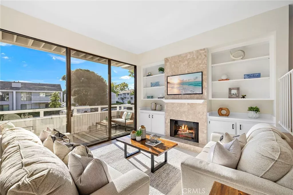 Property Photo: 14 Robon Court CA 92663