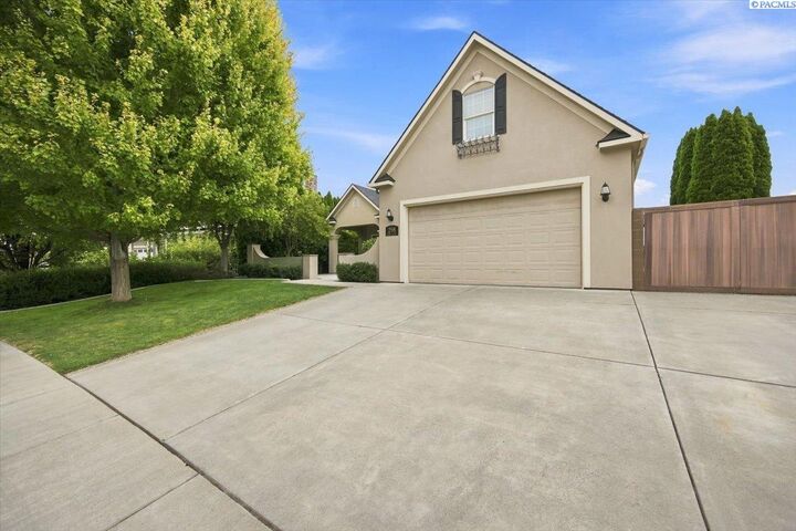 Property Photo: 298 Piper St WA 99352