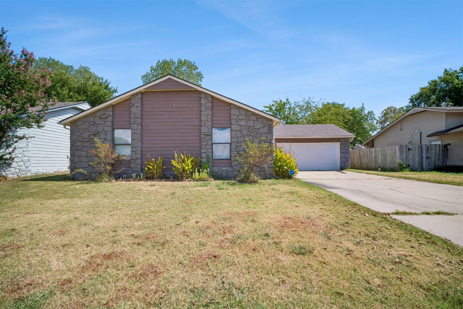 Property Photo:  1917 N Desert Palm Avenue  OK 74012 