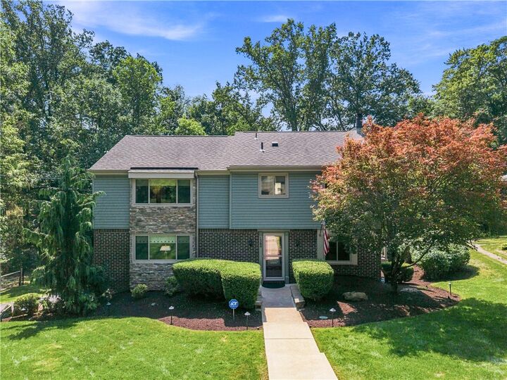 Property Photo: 1364 Hillsdale Drive PA 15146