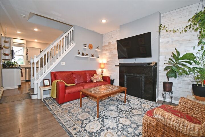 Property Photo:  307 46th St  PA 15201 