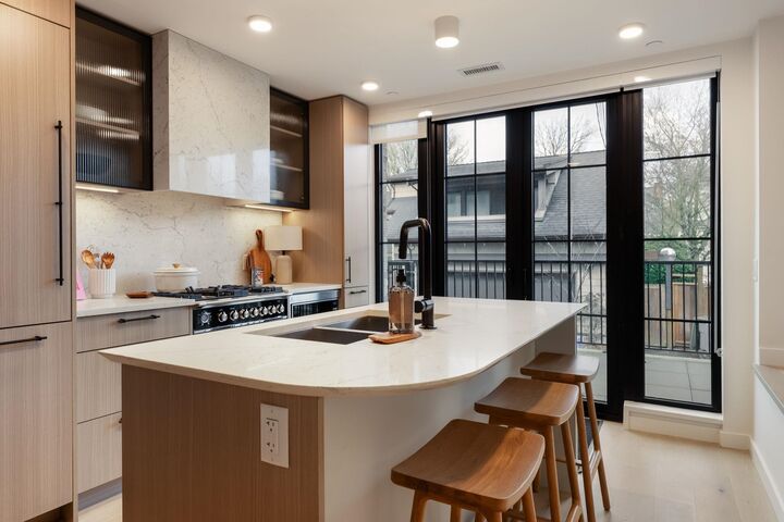 Property Photo:  197 W King Edward Avenue  BC V5Y 4B4 
