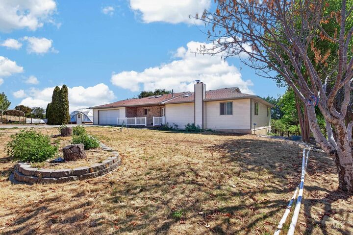 Property Photo: 9590 Foothill Rd ID 83644