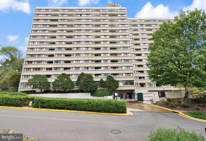 Property Photo:  5911 Edsall Road Ph03  VA 22304 