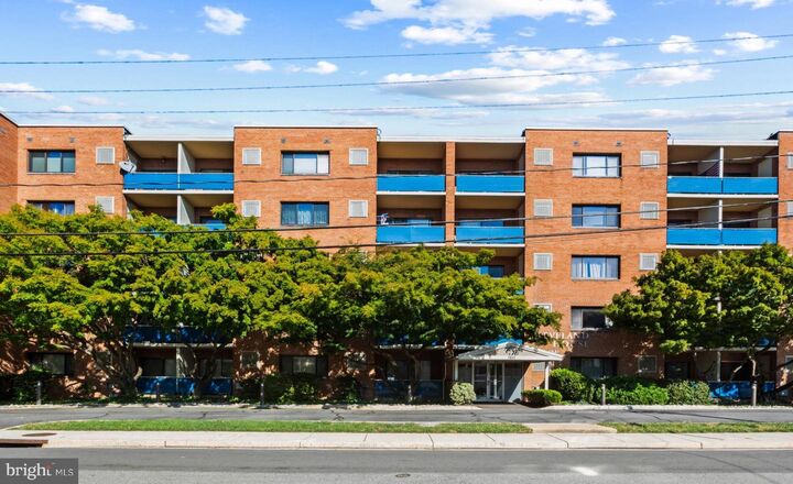 Property Photo:  1931 N Cleveland Street 210  VA 22201 