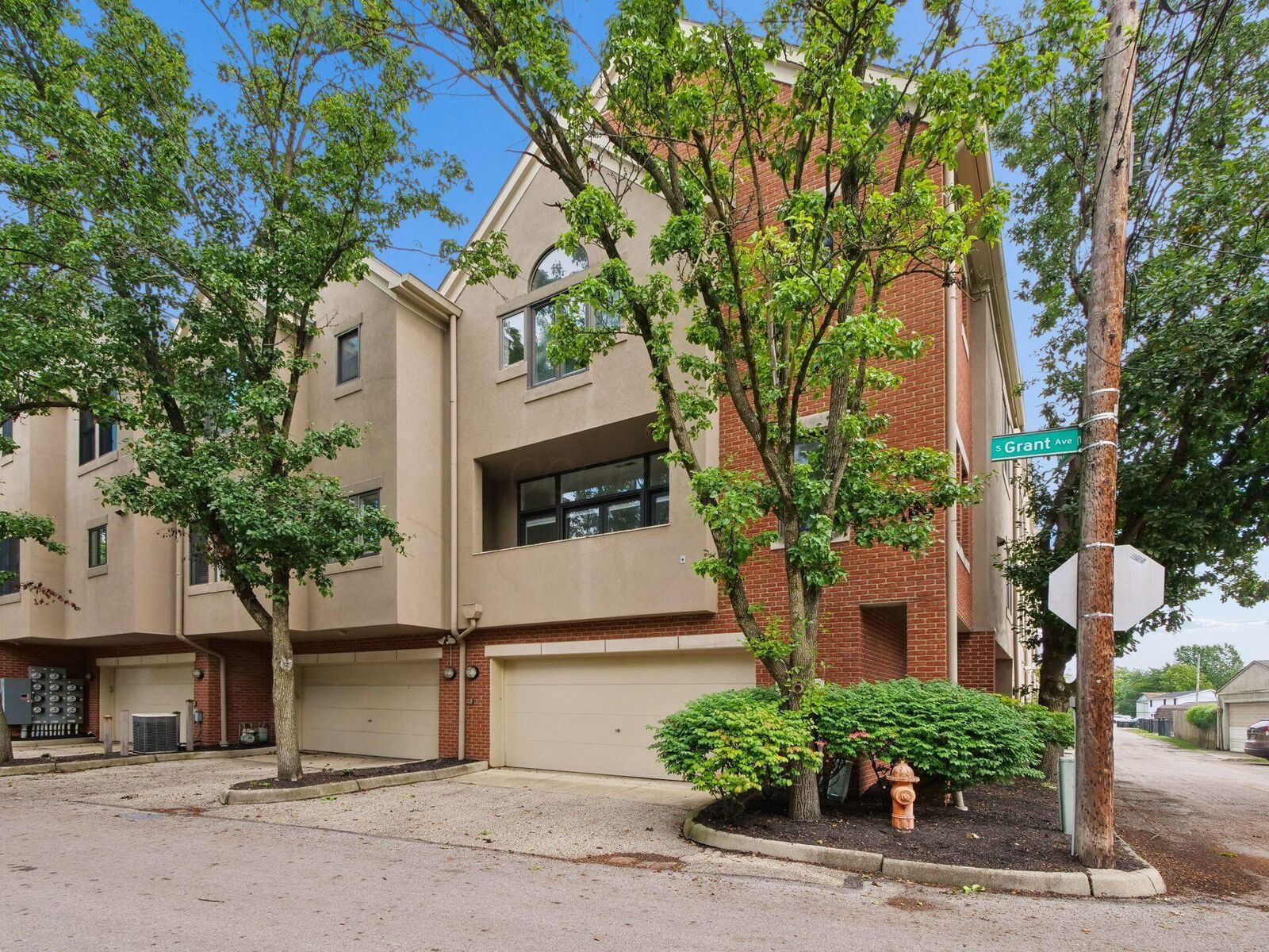 Property Photo:  719 Sycamore Place  OH 43206 